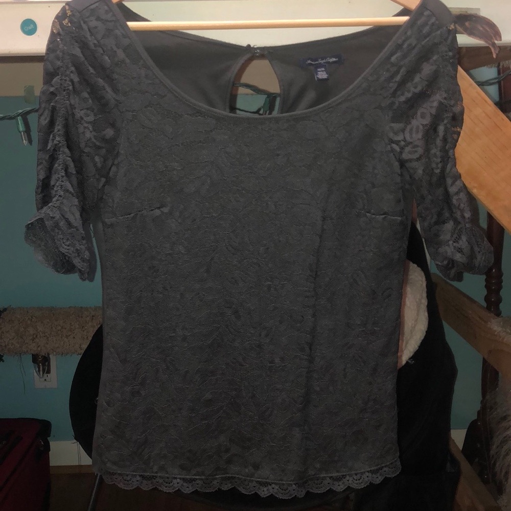 Gray Lace 3/4 Sleeve Shirt